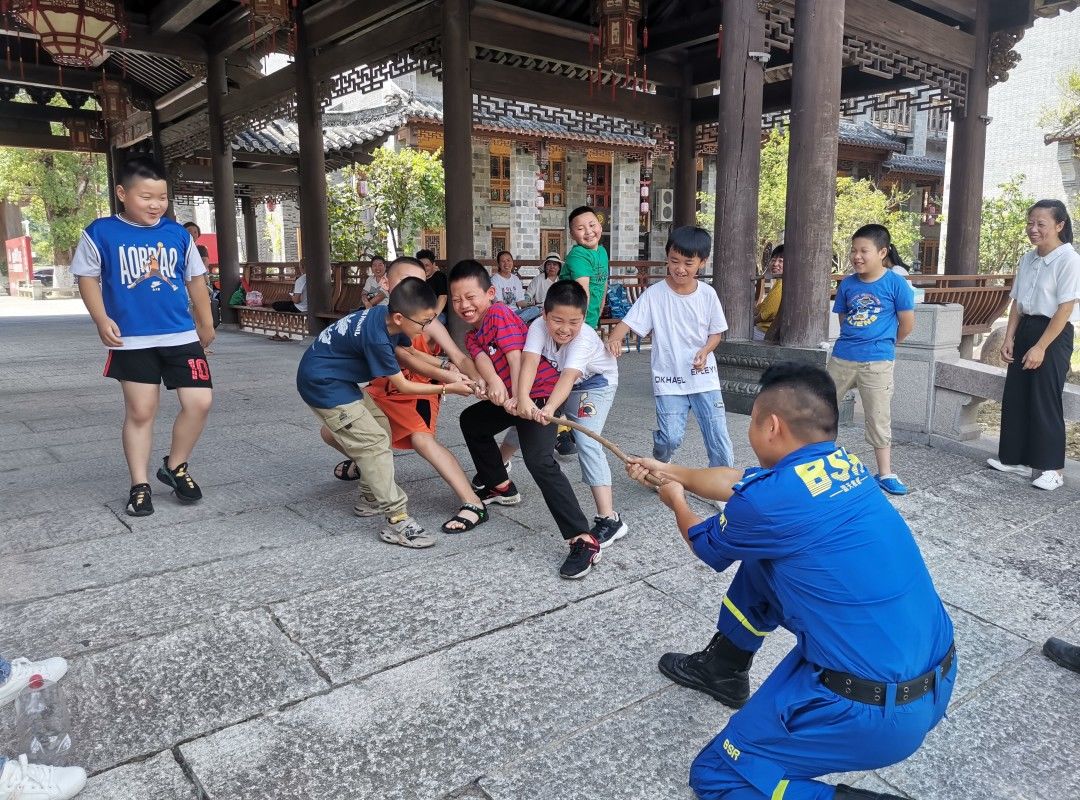 筑牢|红星街道：“暑期加油站”安全课堂开课，筑牢未成年人生命防线