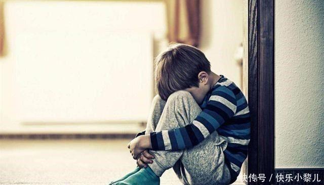 负面情绪|动不动就哭的娃,与忍着不哭的孩子,10年后两者有何区别?