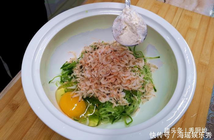 萝卜丝|炸萝卜丸子,有人焯水,有人直接炸,大厨都错了,教你正确做法