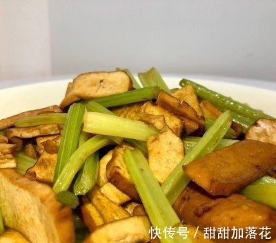 香干|吃一次就念念不忘的芹菜炒香干!