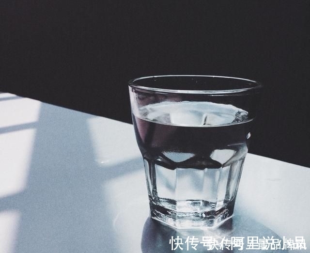 护肤 女生都应该知道的10条不花钱护肤小技巧,条条都是经典!