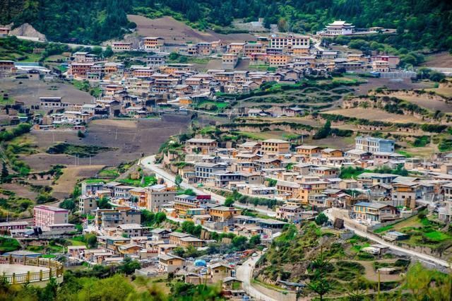 扎尕那|甘南保留了个“处女地”风景区，整日云雾缭绕，四季都像是在仙境