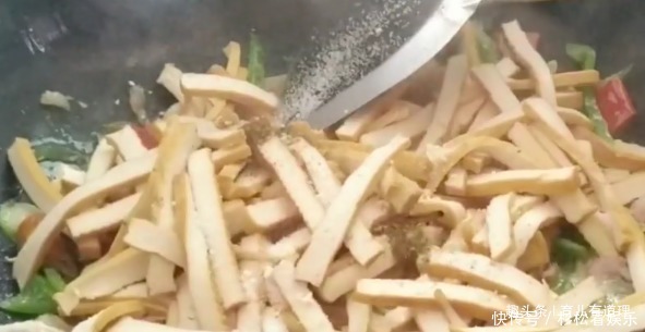 简单|一道简单的家常菜,老公儿子的最爱,营养丰富,5分钟就上桌