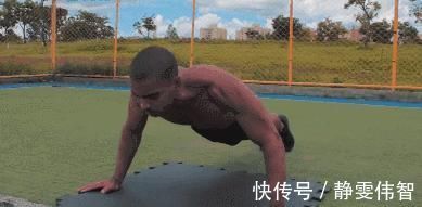 云麦|想要通过俯卧撑练出饱满胸肌,只需要加入俯卧撑的变式和一件神器