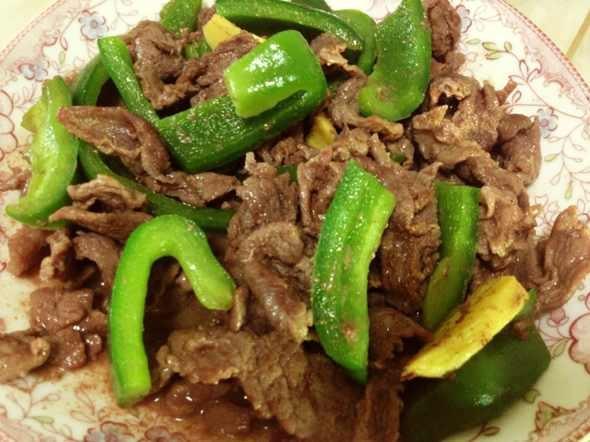 青椒和此物一起炒,排出毒素,长身体,气血足了,早食早受益