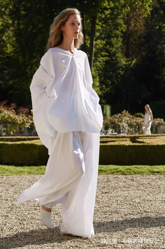 高级感 真正会穿的女人,一般都懂这4个“穿衣技巧”,轻松穿出高级感