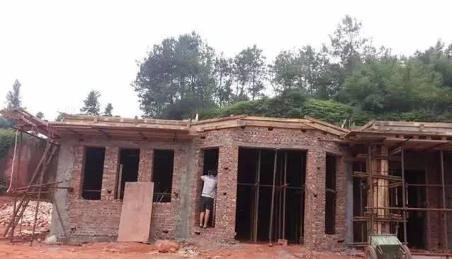 小王|70后老夫妻合伙开山,40万为孩子建独一无二的2层婚房,牛!