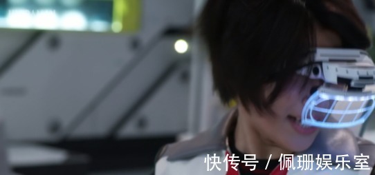 特利迦|原本是特利迦奥特曼的高光时刻,却被无人驾驶机这个设定给毁了