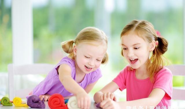 家长|二胎家庭中,别让偏心毁了大宝,家长要这样引导,让孩子相亲相爱