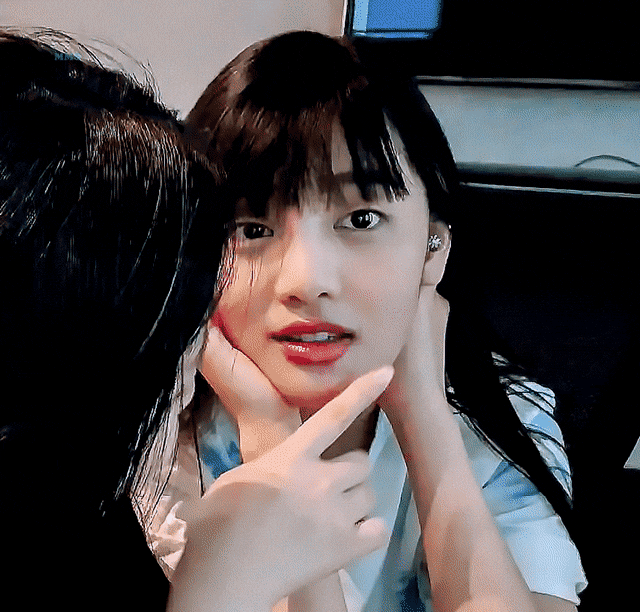 眼睑|双眼皮、大眼睛已经过时了，现在的美女标准是这样..