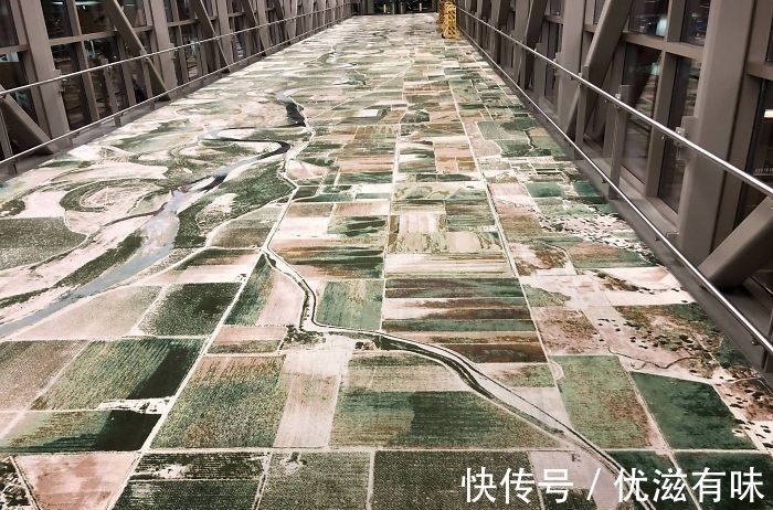 东边日出西边雨|25张“假”照片，1/1000秒能拍出镜子里外不同的自己？