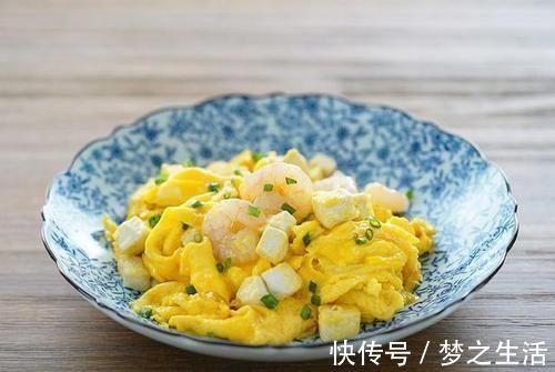 百合|晒晒我家的晚餐,经典三菜一汤,网友:拒绝精致穷,不剩菜不浪费