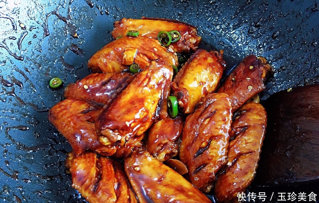 教你鸡翅的特别做法,把水换成它,烧出来的鸡肉香味更浓