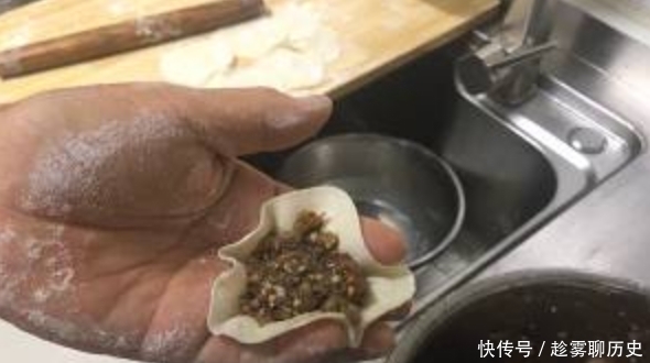  快进冬，饺子就吃这馅，比韭菜馅更好，1斤1块钱，我家三天两头吃