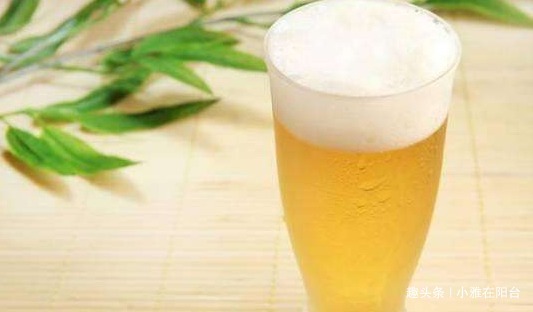 君子兰用啤酒擦叶，要注意“一点”，叶更绿更亮，花更大更艳！