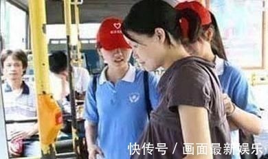 公交车|车买不起,敢生孩子,孕妇坐公交被大妈羞辱,男孩反怼真解气!