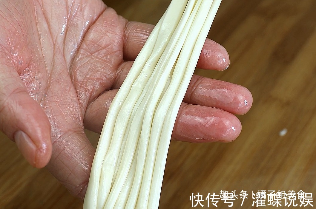 一家人|宅家这么久，我家最馋这美食，3天不做一家人都点名要，上桌扫光