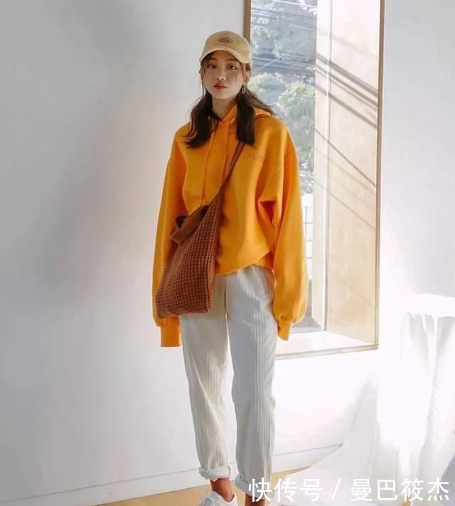 2021最流行这样穿，卫衣+阔腿裤，搭什么鞋子都好看