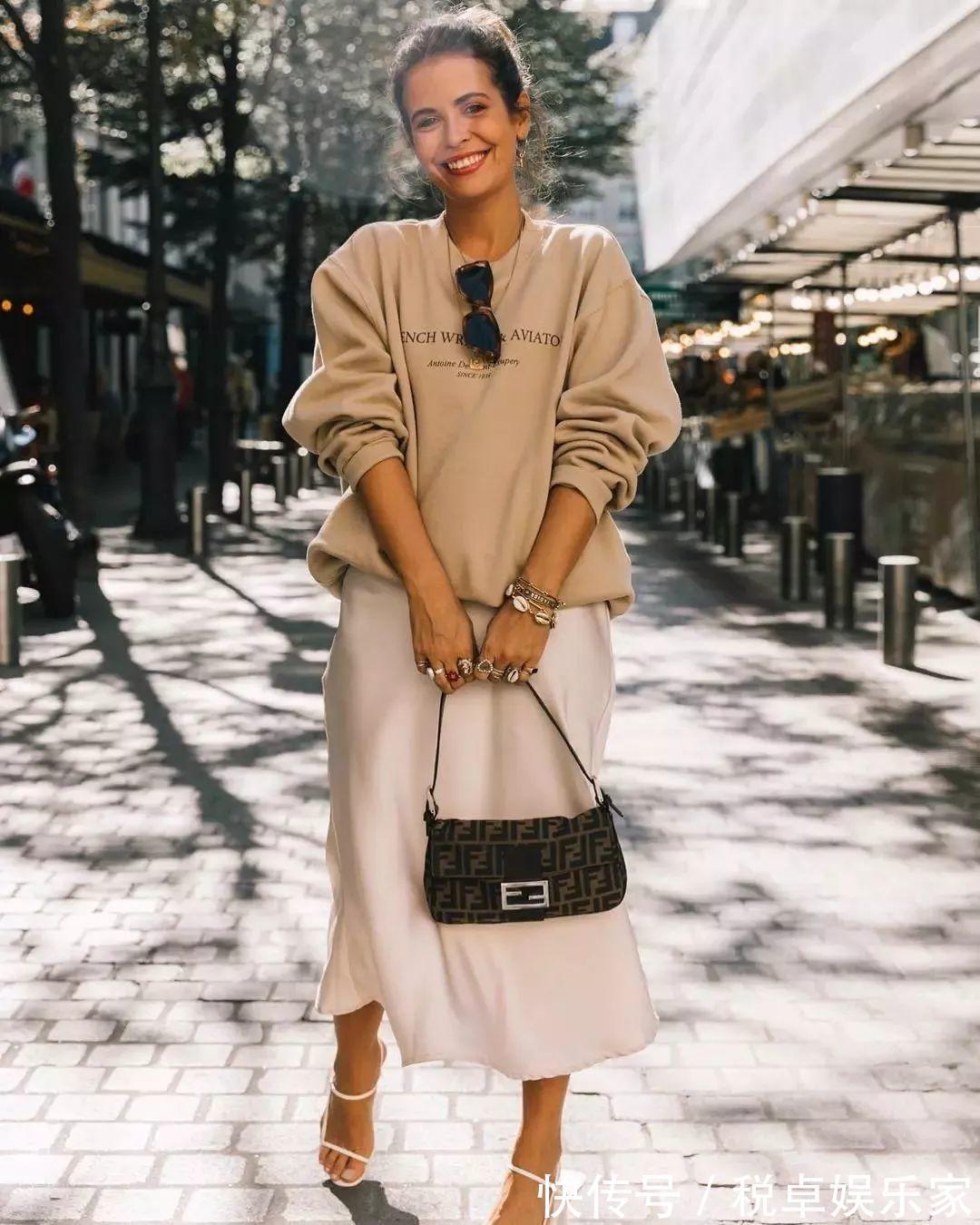 阔腿裤 30岁以上的女人这样穿卫衣，减龄又得体！快看时尚达人的穿搭心机