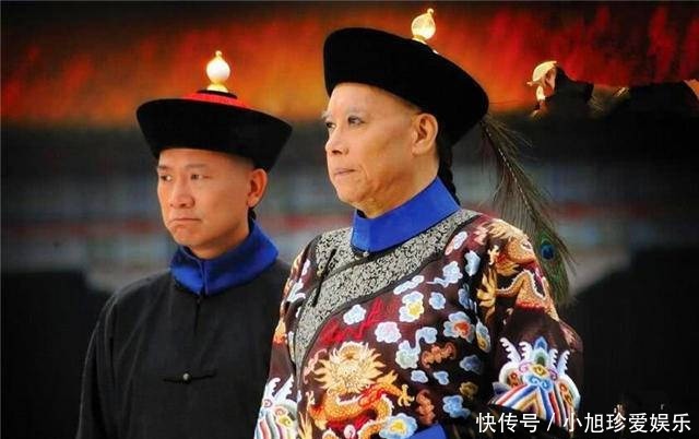 桌子|她是丫鬟,却能与慈禧太后同在一桌子吃饭,旁边嫔妃站着