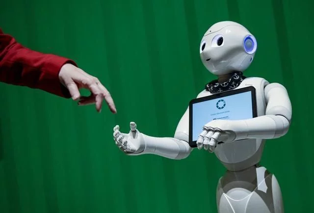 英国人工智能公司的机器人发文，警告说它们可以毁灭全人类