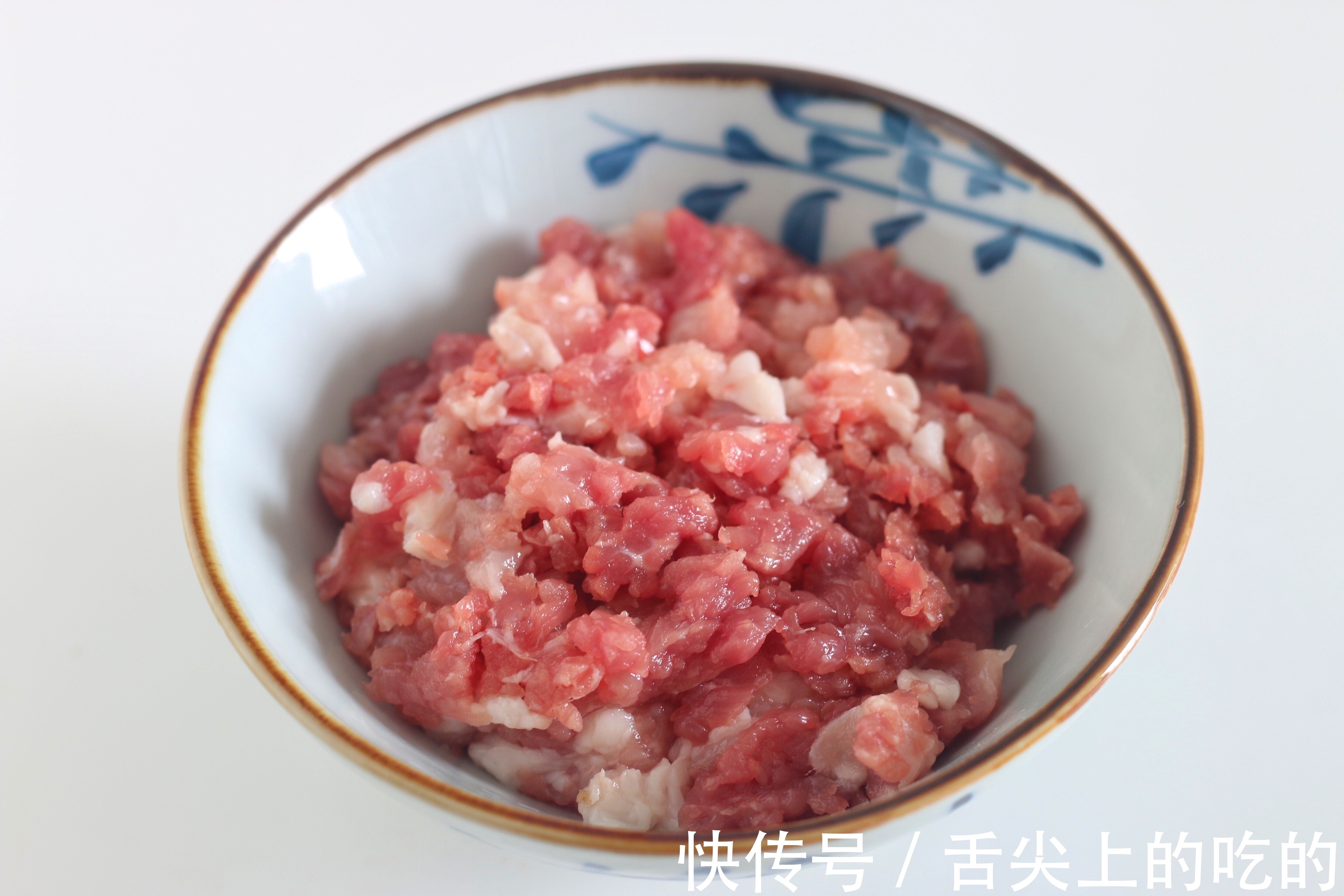 做肉末炒粉条，记住两个关键点，不管放多久，粉条都不粘不坨