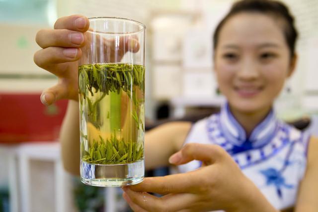 高密度脂蛋白|高血压喝什么茶能降压医生说降压不能靠喝茶