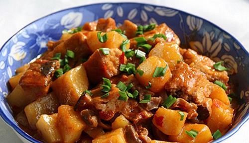 香辣鲜美的开胃家常菜，简单炒制，就能解馋下饭，家人超爱吃！