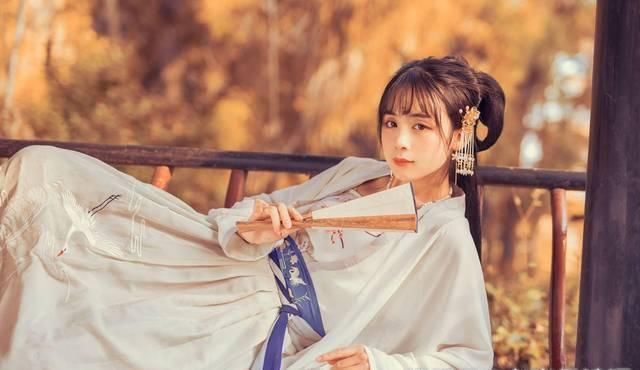 诗词$苏轼看到有人花前月下约会,写下一首词,字字惊艳,句句销魂