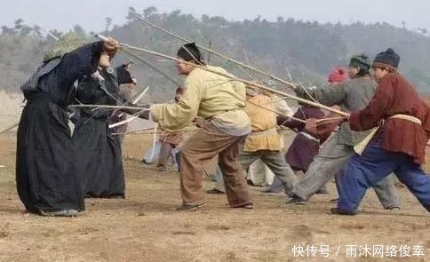 士兵|矿工械斗用的毛竹杆,用它训练士兵胆量,却意外成了“倭刀克星”
