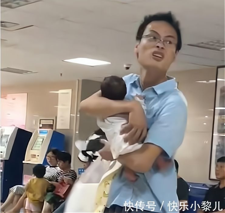 羞耻|孩子夜晚高烧惊厥,山东爸爸裹着毯子冲进医院,父爱面前没有羞耻