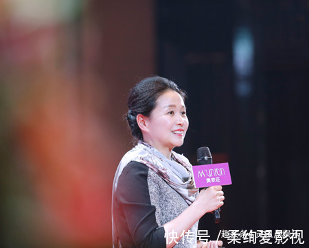 黄菡离开《非诚勿扰》时,那只有9句话的演讲,却影响了无数人