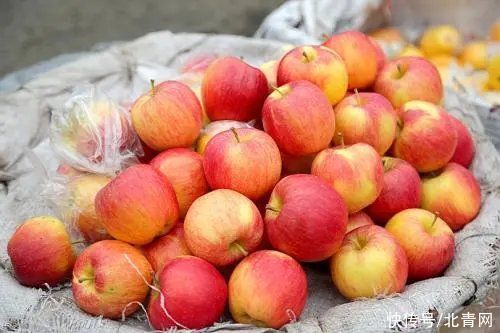 苹果|水果颜色变了还能吃吗?香蕉苹果甘蔗不同