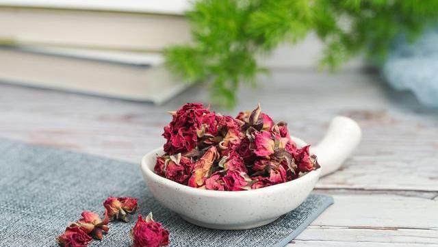 玫瑰花茶|玫瑰花茶能美容，学会正确搭配，养生效果翻倍！4禁忌喝前要了解