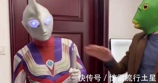 奥特曼|孩子看到奥特曼被打会怎么办两个孩子反应截然相反,网友神评论