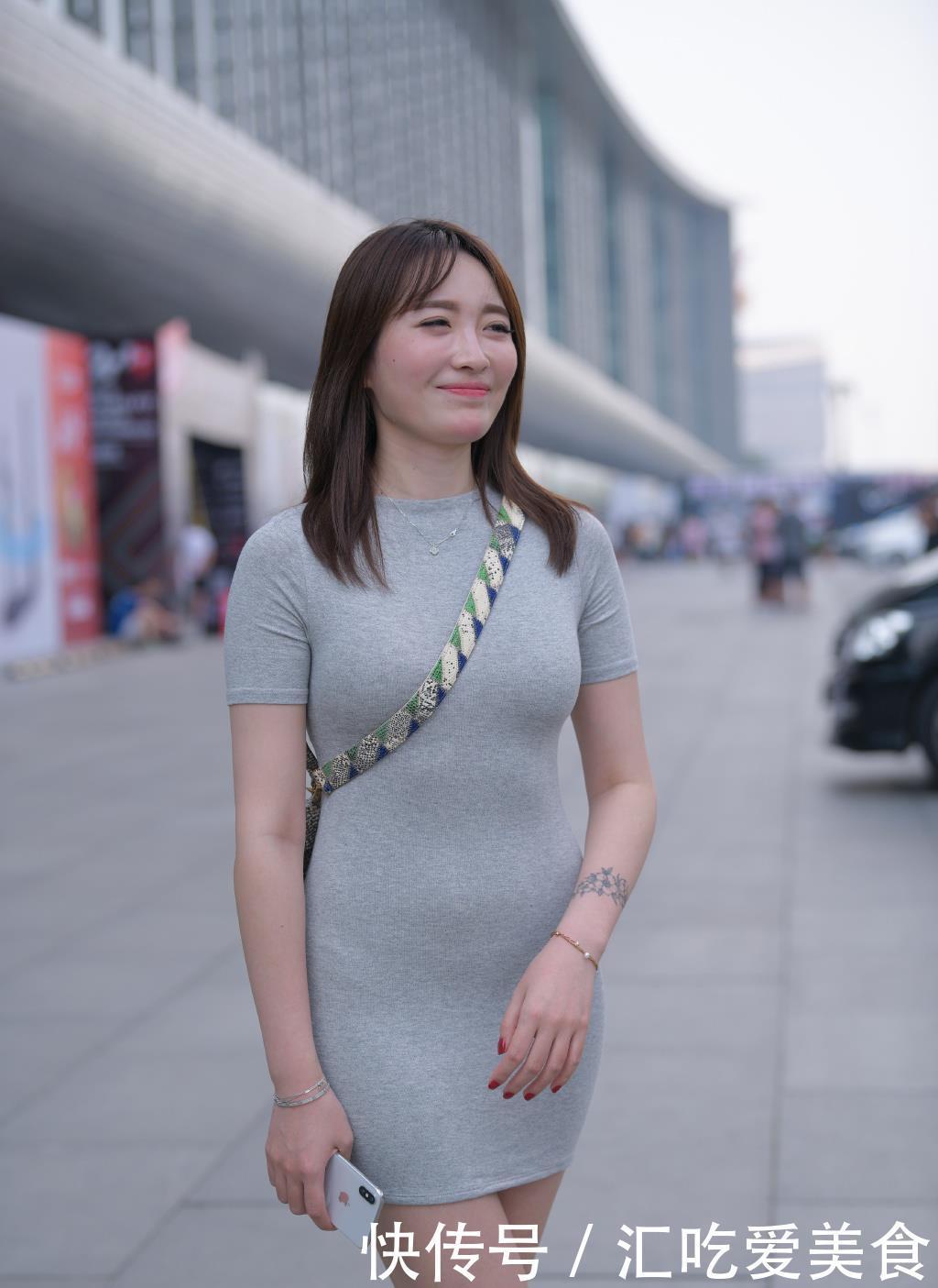 性感|时尚:性感紧身连体裤,好身材的女生,穿衣服就是任性