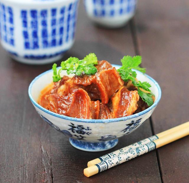 牛肉怎么炖才能软烂别只会焯水了，多加1碗它，牛肉入味还不柴