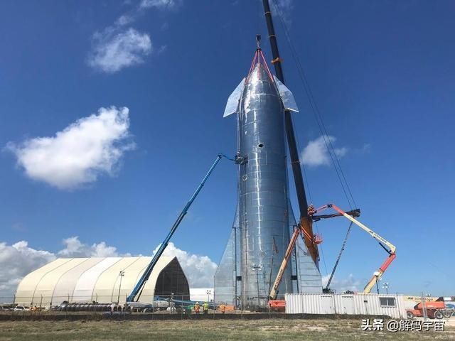 SpaceX的可重复使用星舰将NASA宇航员带回月球