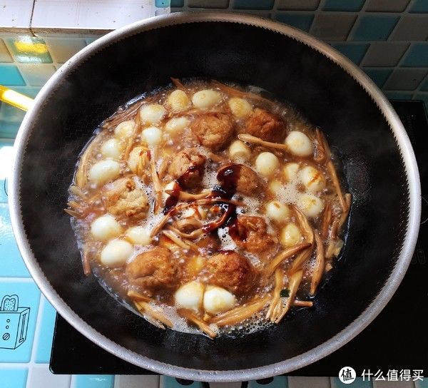 黄花菜|苦夏没胃口，这一道菜可常吃，营养丰富易消化，焖一焖上桌可香了