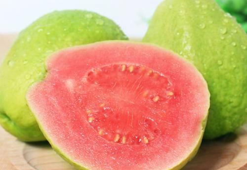 女性晚上吃这4种水果，排毒祛湿通便平小腹，还你“小蛮腰”!