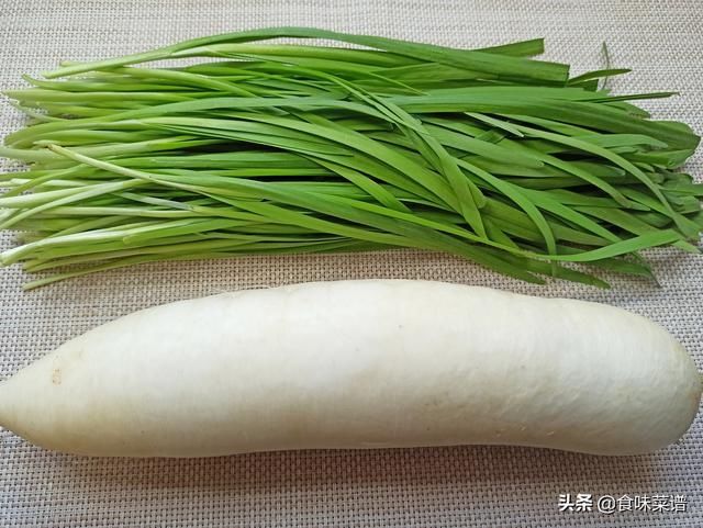 搅拌均匀|韭菜怎么搭配才好吃？分享5种不同的做法，鲜香又美味，老少皆宜