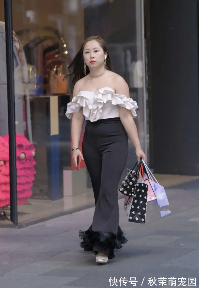 穿搭 穿牛仔裤也要有分寸,“大象腿”强行冒险,结果往往背道而驰!