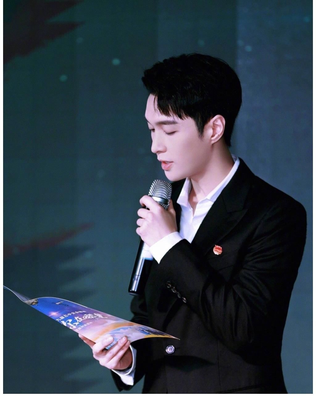 黄磊|黄磊张艺兴聊三十岁创业！三十而立，张艺兴的人生让人佩服