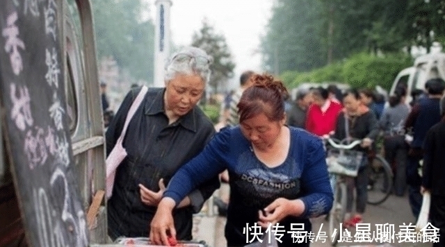 主力军|实拍中国姥姥的一天:全年无休比上班还累,为了女儿老人真是拼了