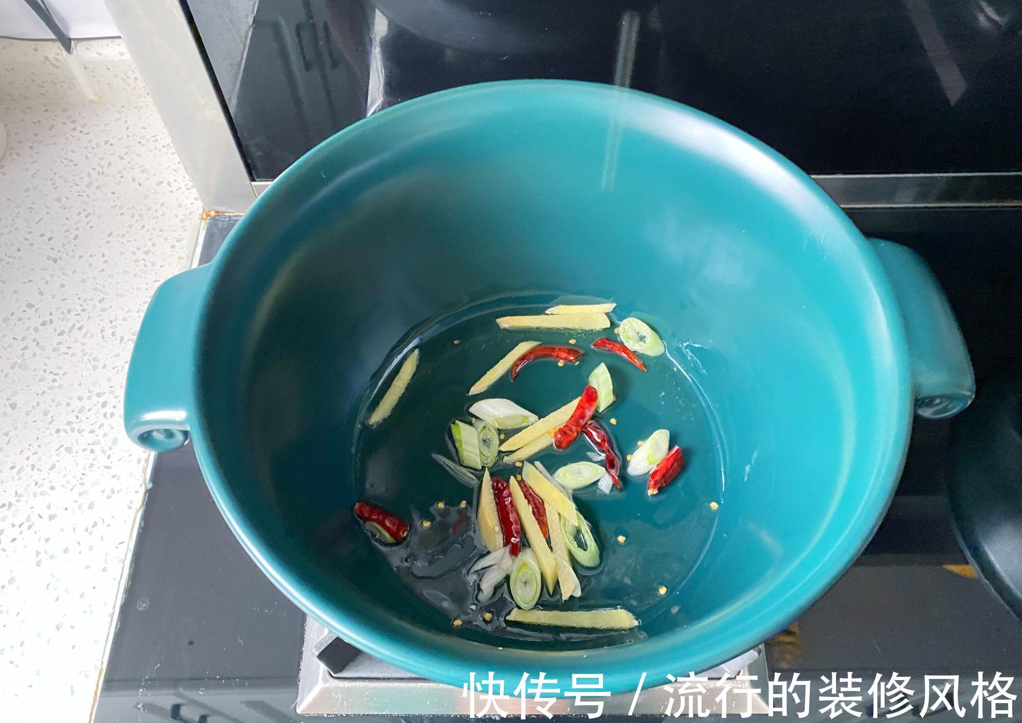 白菜豆腐煲怎么做好吃？先放豆腐还是放白菜？简单2步入味又好吃