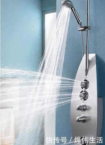 卫生间|卫生间不要装手持花洒了，如今早流行装这种，洗澡舒服又方便