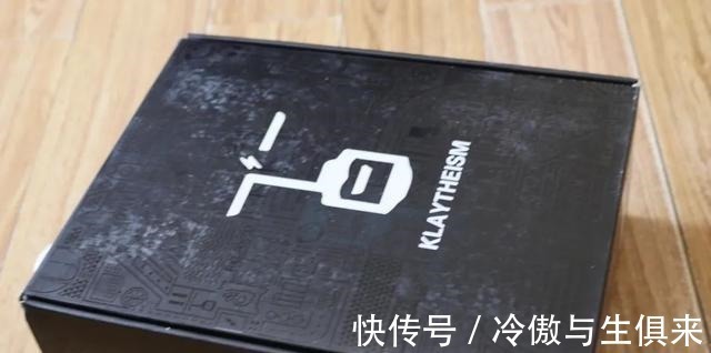 鞋盒 五百块双层碳板,带TPU的鞋垫,这双汤普森签名鞋不香吗!