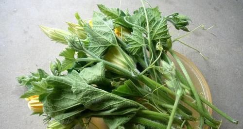  女性推荐常吃3种食物，补中益气，美白肌肤，越吃越年轻！