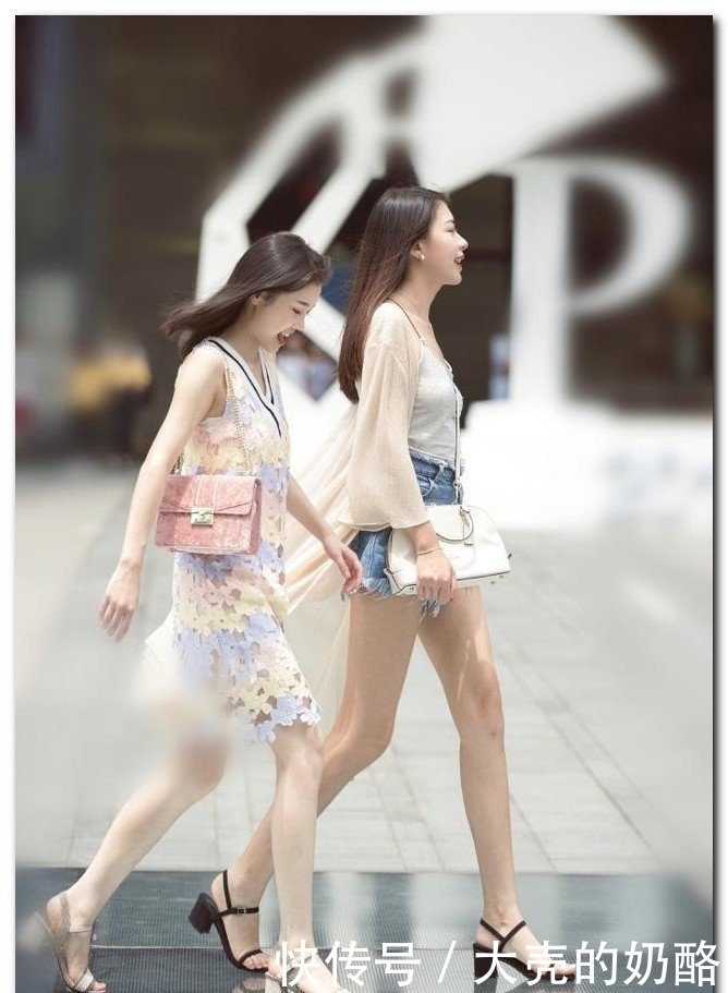 吊带|街拍丨纯美可人的吊带漂亮美女,美丽到让人不敢直视