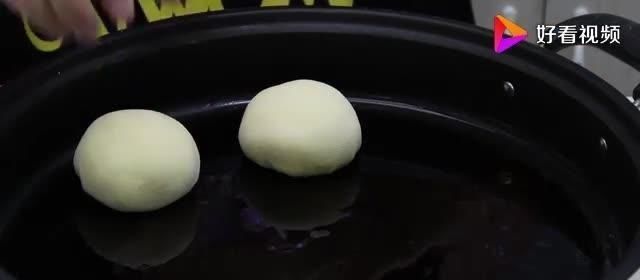 玉米面独家新吃法,不用烫面,不烙饼,少油少盐,一顿1斤不够吃